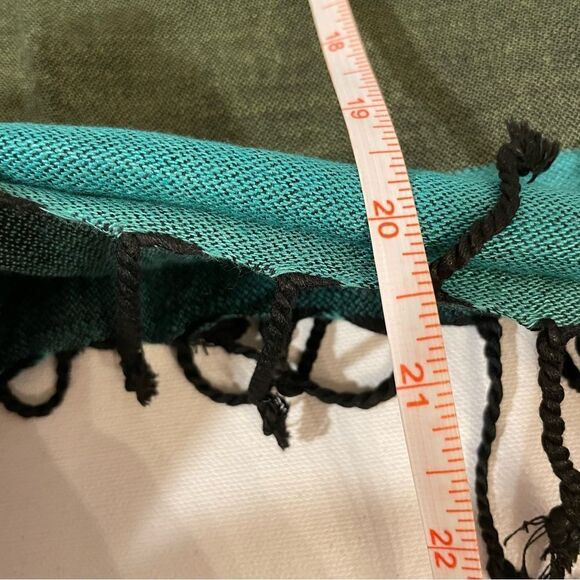 Scarf wrap in greens - Picture 2 of 7